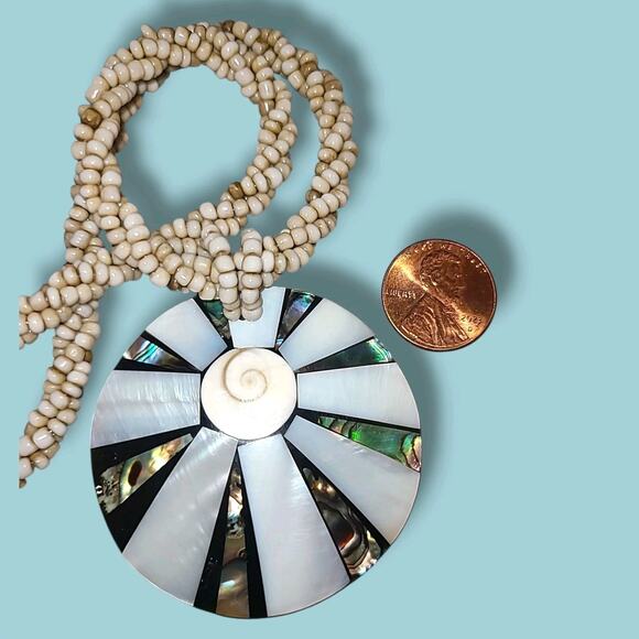 Vintage Statement Necklace Mother of Pearl Abalone Inlay Spiral Shell Pendant - Picture 6 of 7